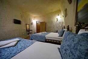 Emit Cave Hotel