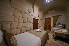 Emit Cave Hotel