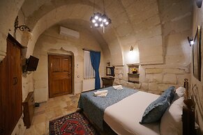 Emit Cave Hotel
