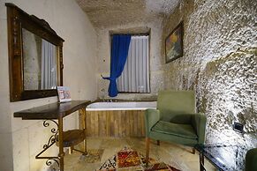 Emit Cave Hotel