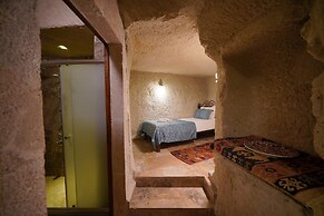 Emit Cave Hotel