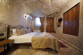 Emit Cave Hotel