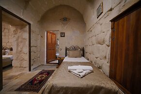 Emit Cave Hotel