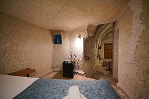 Emit Cave Hotel
