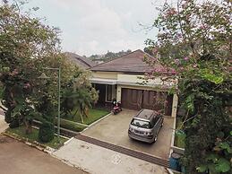 Tulip Hill View 5BR Villa With a Private Pool