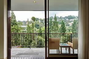 Tulip Hill View 5BR Villa With a Private Pool