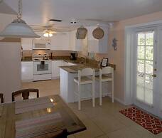 Seahorse Cottages on Sanibel - Adults Only