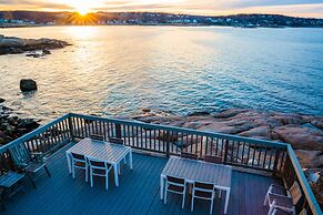 Bearskin Neck Motor Lodge
