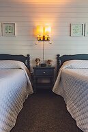 Bearskin Neck Motor Lodge