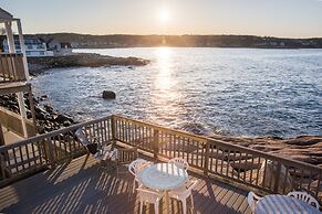 Bearskin Neck Motor Lodge