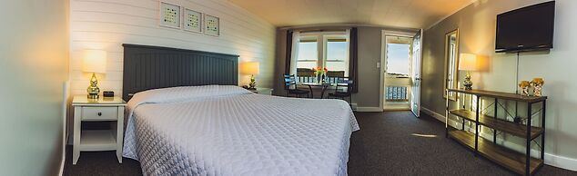 Bearskin Neck Motor Lodge