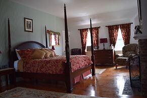 New Hampshire Mountain Inn