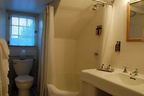 New Hampshire Mountain Inn