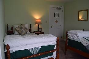 New Hampshire Mountain Inn