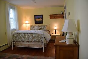 New Hampshire Mountain Inn