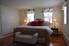 New Hampshire Mountain Inn