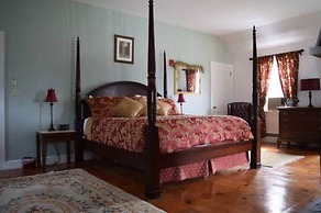 New Hampshire Mountain Inn