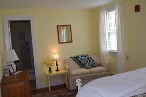 New Hampshire Mountain Inn