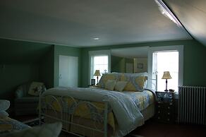 New Hampshire Mountain Inn