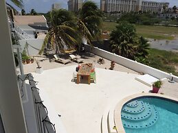 Karibu Aruba Boutique Hotel