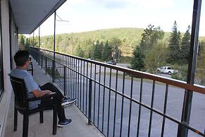 Bancroft Inn & Suites