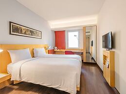 ibis Chennai City Centre Hotel