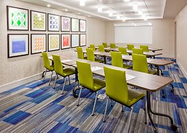 Holiday Inn Express & Suites Des Moines Downtown by IHG