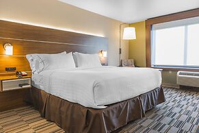 Holiday Inn Express & Suites Clarion, an IHG Hotel