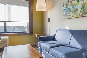 Holiday Inn Express & Suites Clarion by IHG