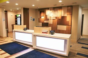 Holiday Inn Express & Suites Clarion by IHG