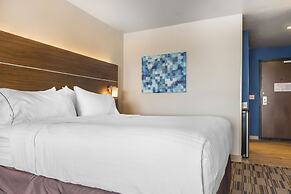 Holiday Inn Express & Suites Clarion by IHG