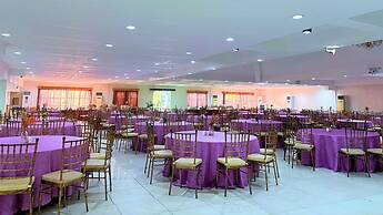 Whiterock Beach Hotel + Waterpark