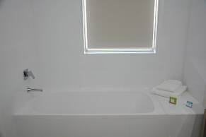 Ratsun Nadi Airport Apartment Hotel