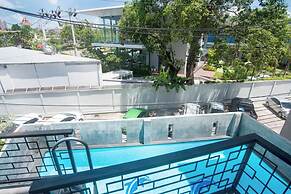 Beehive Phuket Old Town - Hostel