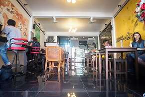 Beehive Phuket Old Town - Hostel