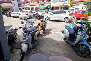 Beehive Phuket Old Town - Hostel