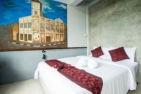 Beehive Phuket Old Town - Hostel