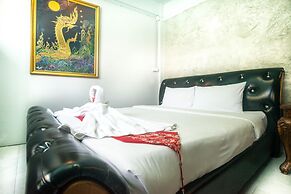 Beehive Phuket Old Town - Hostel