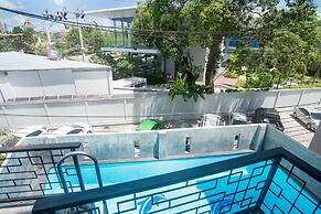 Beehive Phuket Old Town - Hostel