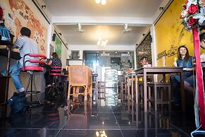 Beehive Phuket Old Town - Hostel