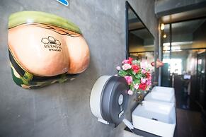 Beehive Phuket Old Town - Hostel