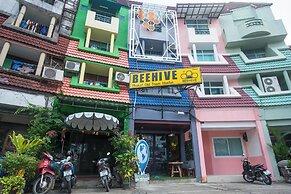 Beehive Phuket Old Town - Hostel