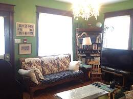 Maison McKenzie House