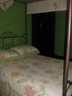 Maison McKenzie House