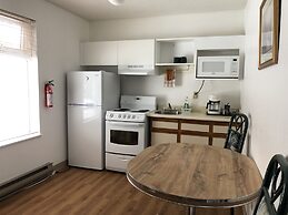 Chase Country Inn Motel