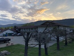 Chase Country Inn Motel