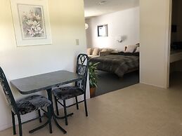 Chase Country Inn Motel