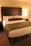 Castle Rock Inn & Suites
