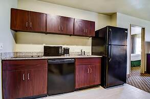 Castle Rock Inn & Suites