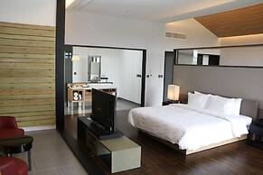 Midori Clark Hotel and Casino